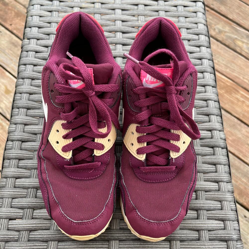 2014 Nike Air Max Essential women sz 8.5 Villain Red/white/champagne 616730 600 - Picture 5 of 11